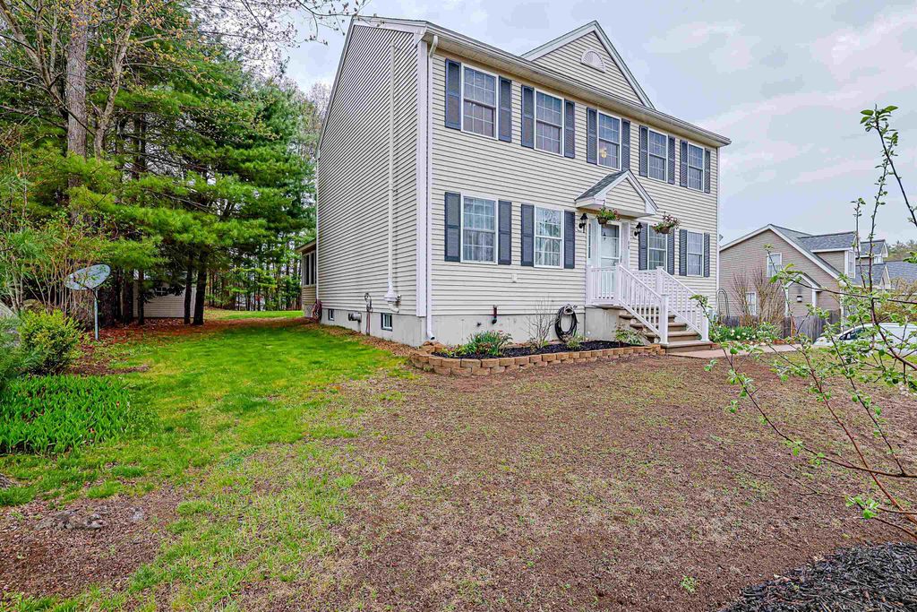 Photo of 68 Waterford Drive, Sandown, NH 03873 (MLS # 5087777)