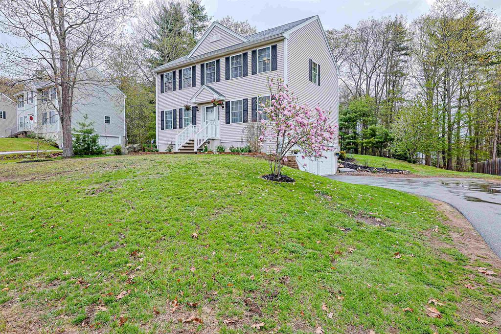 Photo of 68 Waterford Drive, Sandown, NH 03873 (MLS # 5087777)