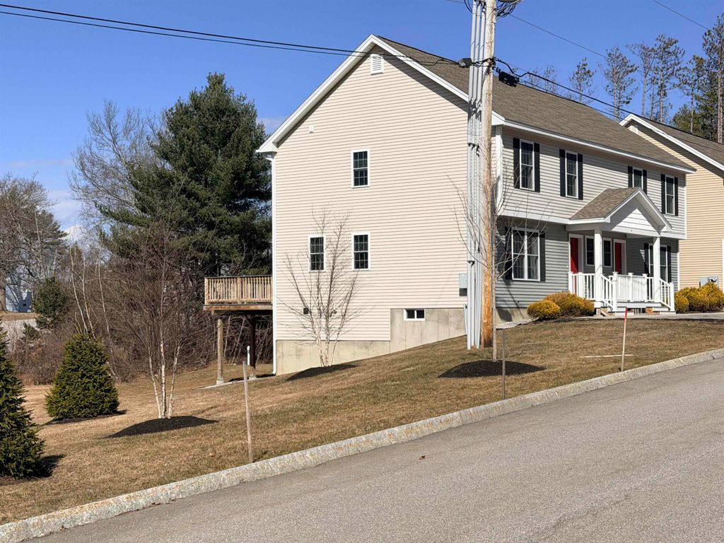 Photo of 4 Red Oak Way, Boscawen, NH 03303 (MLS # 5071430)