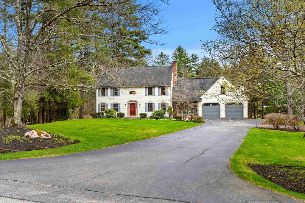 Photo of 12 Magazine Street, Bedford, NH 03110 (MLS # 5085099)