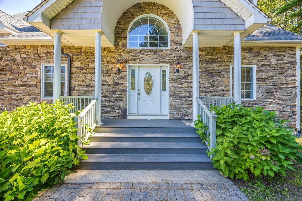 Photo of 7 Dutton Road, Pelham, NH 03076 (MLS # 5059255)
