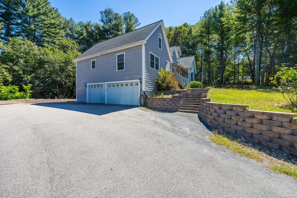 Photo of 7 Dutton Road, Pelham, NH 03076 (MLS # 5059255)