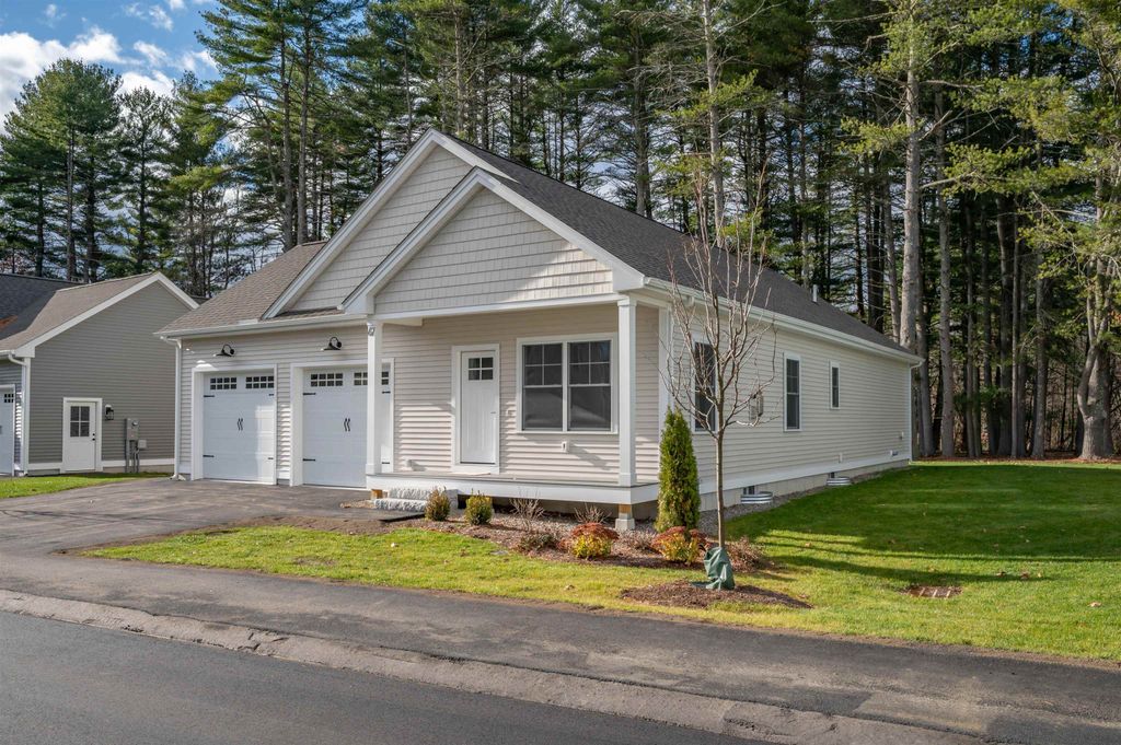 Photo of 1 Hikers Lane, Nashua, NH 03062 (MLS # 5082233)