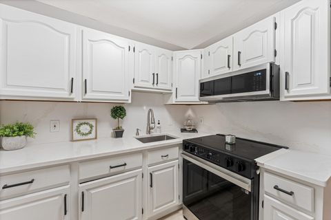 4 Brook Road Unit 8, Salem, NH 03079 - #: 5088090