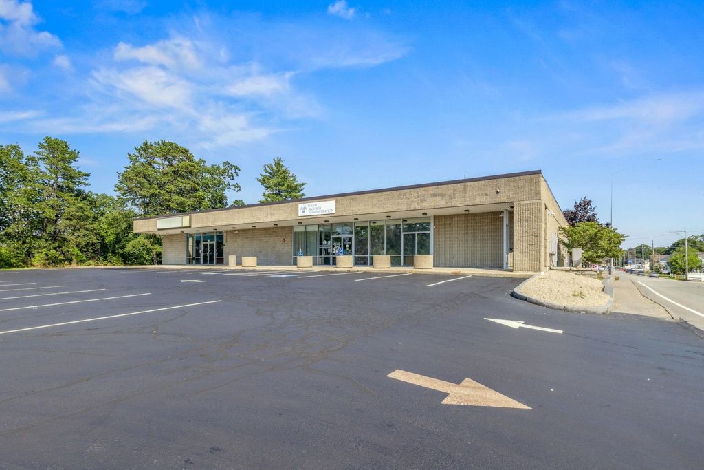 Photo of 175 Amherst Street, Nashua, NH 03060 (MLS # 5058704)