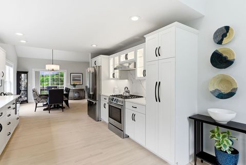 Photo of 28 Greenvale Drive, Stratham, NH 03885 (MLS # 5089065)
