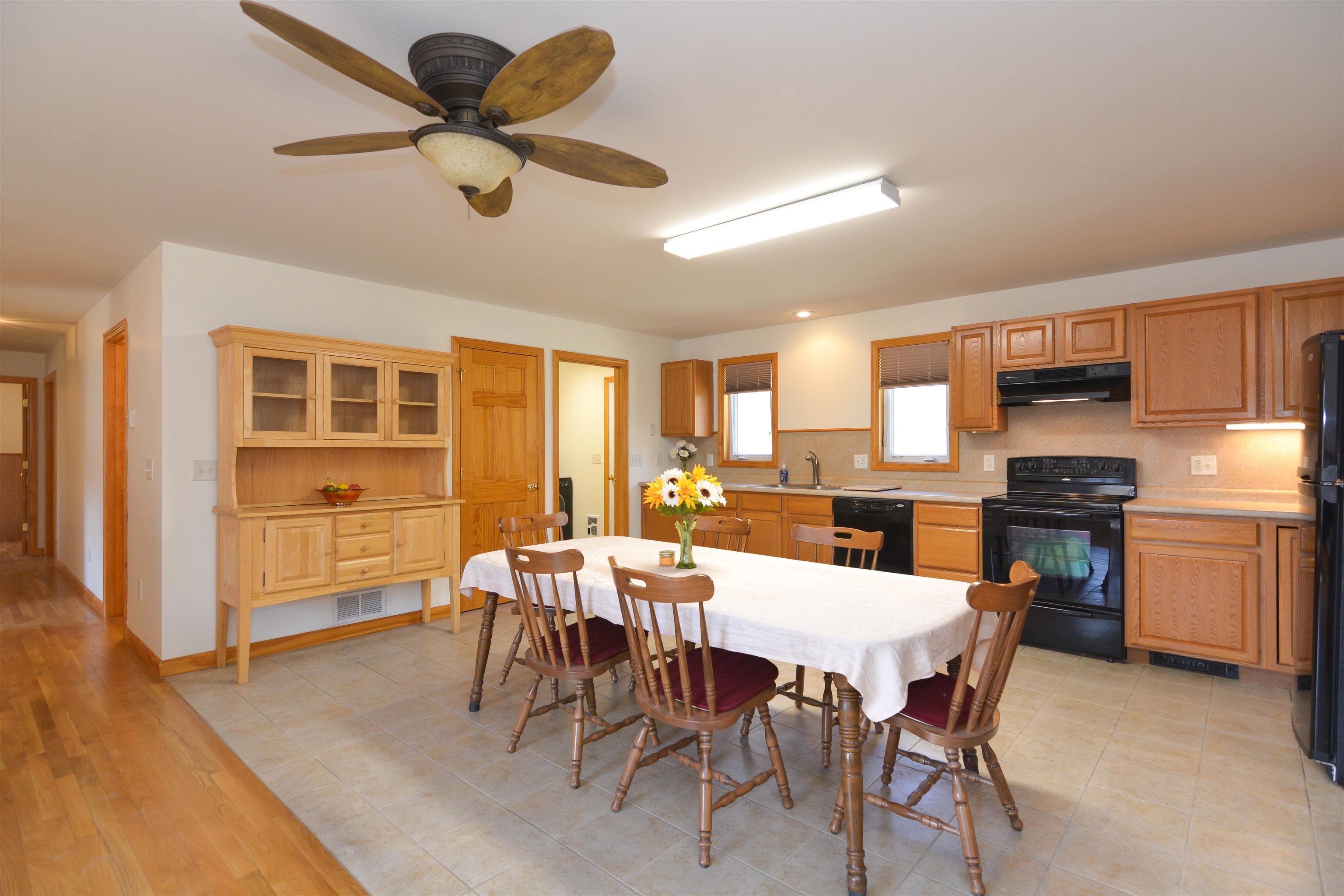 863 River Road