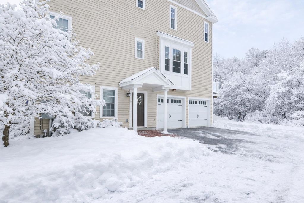 Photo of 34 Acadia Lane, Exeter, NH 03833 (MLS # 5078434)