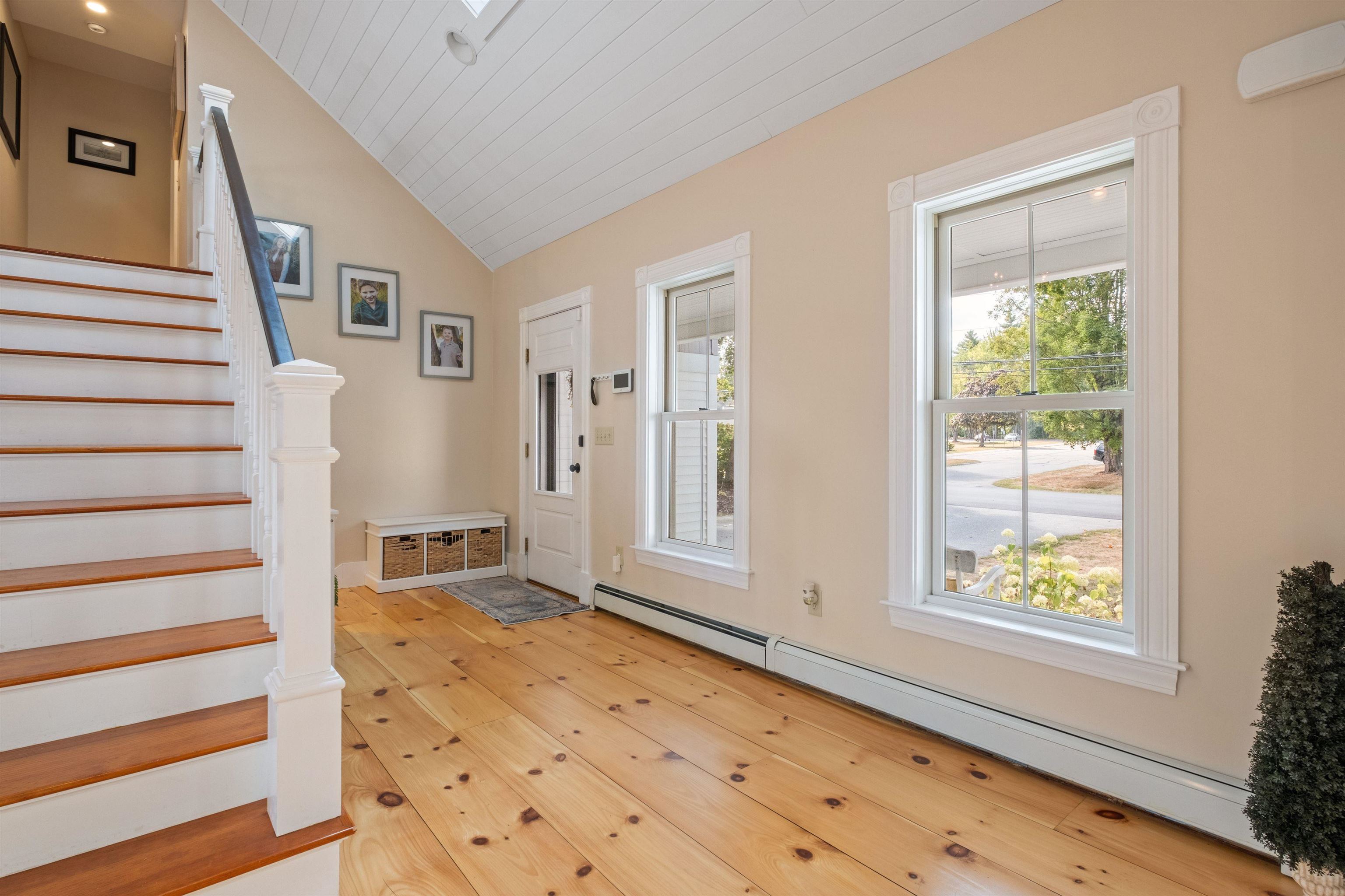 1261 Old North Main Street