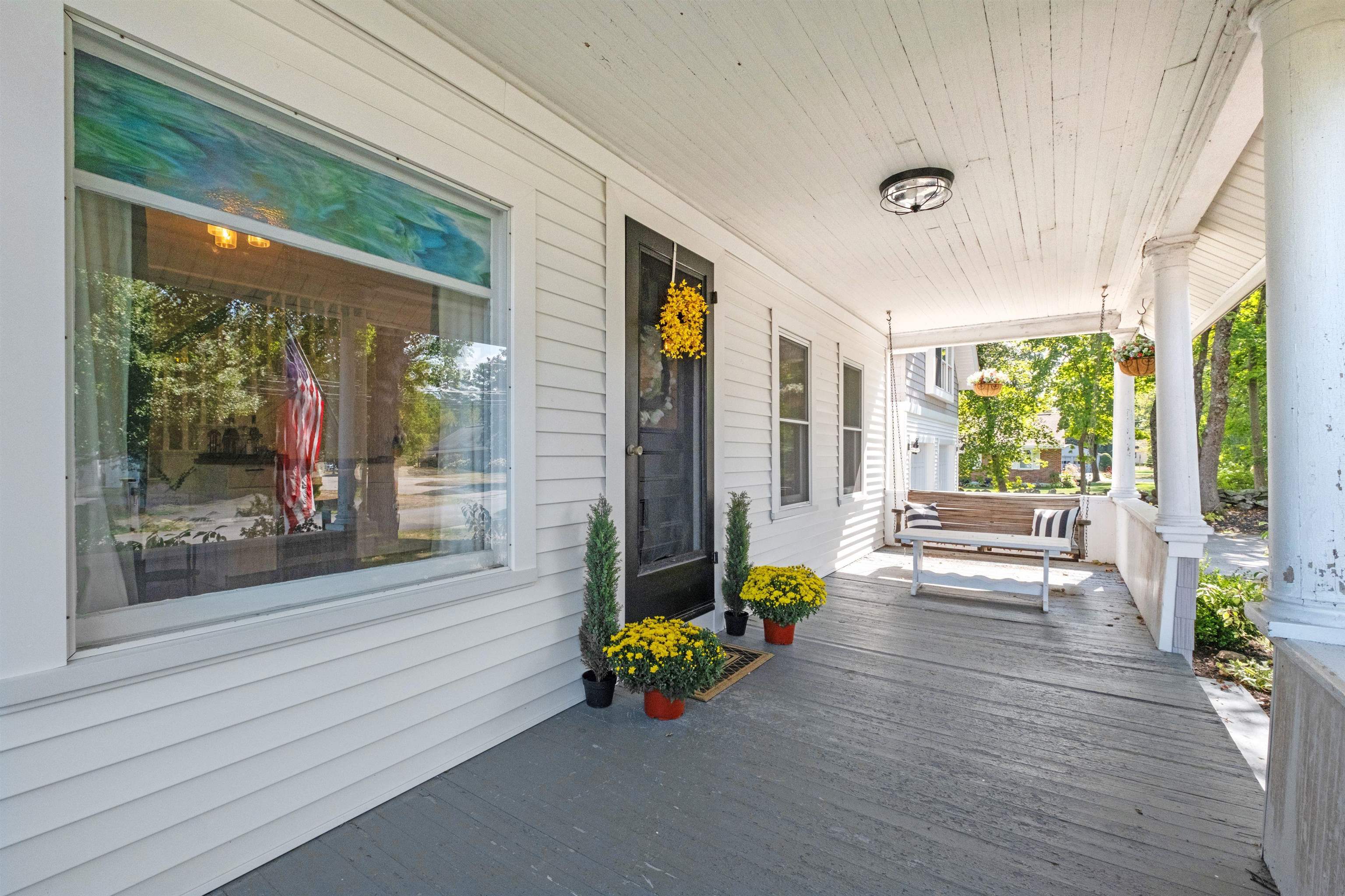 1261 Old North Main Street