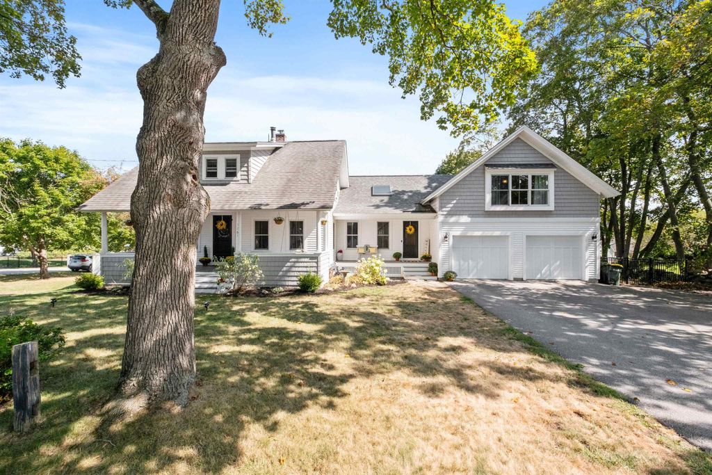 Photo of 1261 Old North Main Street, Laconia, NH 03246 (MLS # 5061945)
