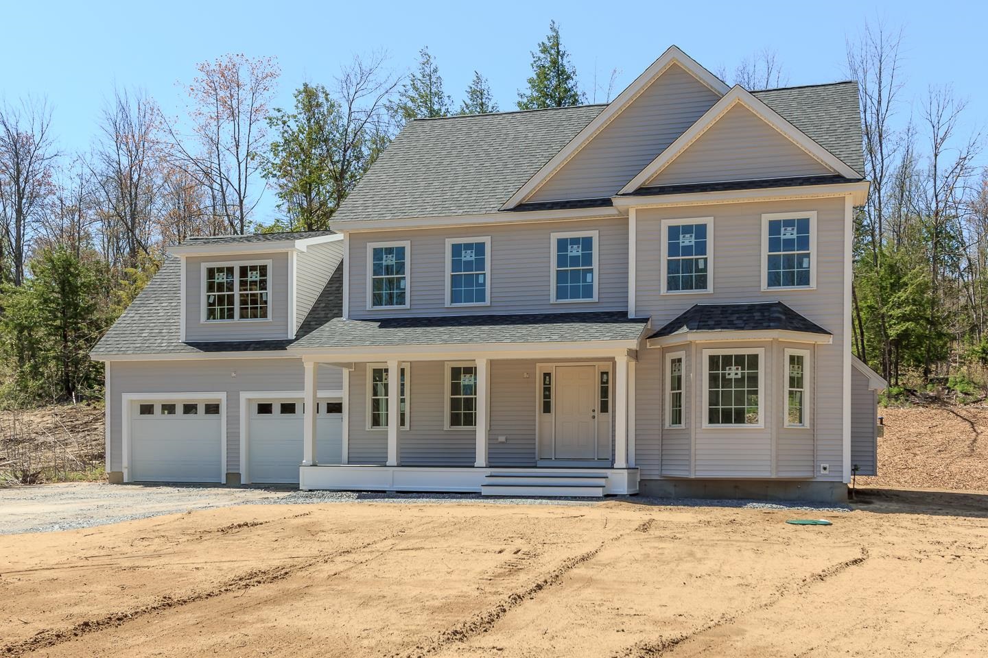 New Boston, New Hampshire 03070, United States, 3 Bedrooms Bedrooms, ,2 BathroomsBathrooms,Residential,Active,29334