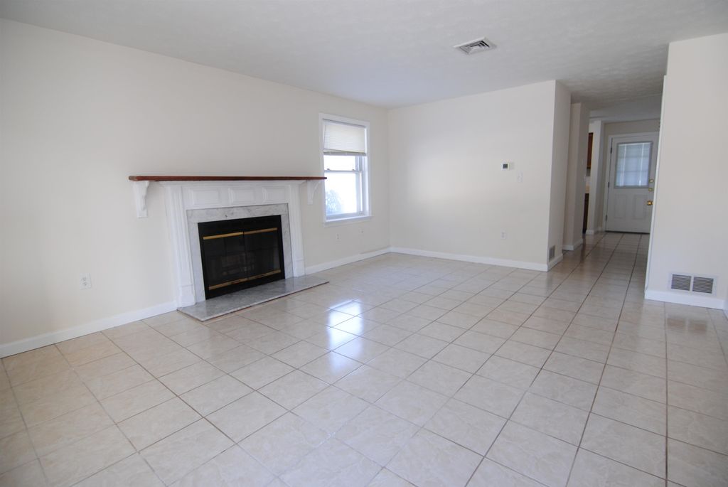 Photo of 18 Cadogan Way, Nashua, NH 03062 (MLS # 5071652)