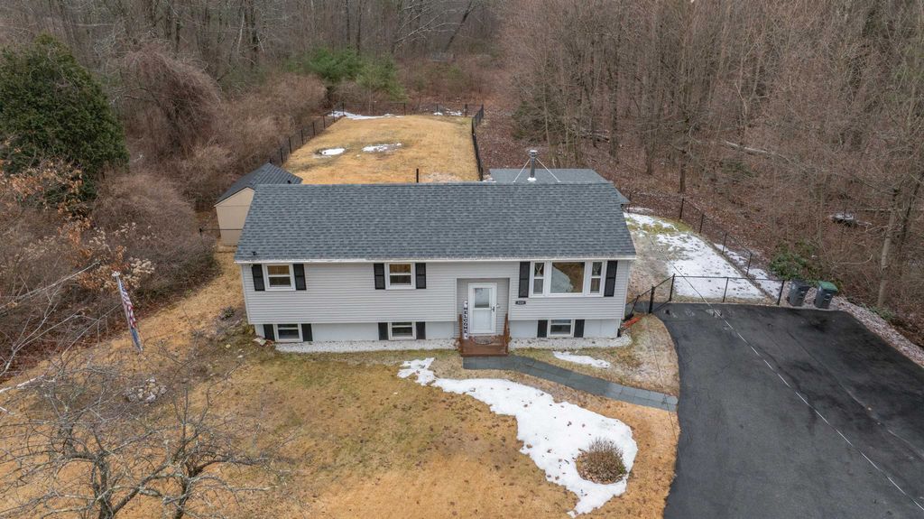 Photo of 325 Pembroke Hill Road, Pembroke, NH 03275 (MLS # 5078042)