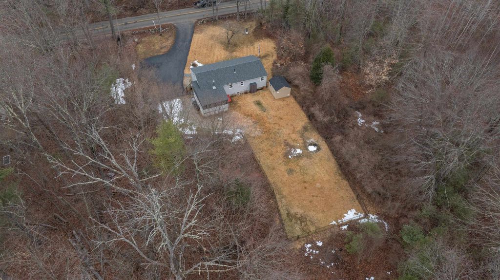 Photo of 325 Pembroke Hill Road, Pembroke, NH 03275 (MLS # 5078042)