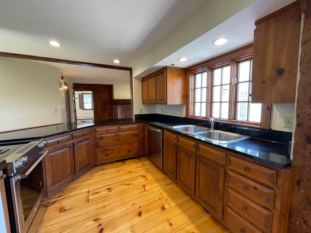 Photo of 454 Main Street, Fremont, NH 03044 (MLS # 5070637)