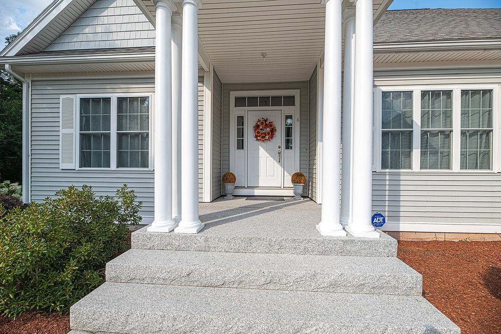 6 Prestwick Trail