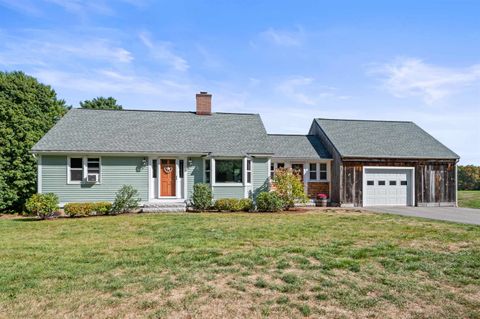 152 Amesbury Road Kensington NH 03833