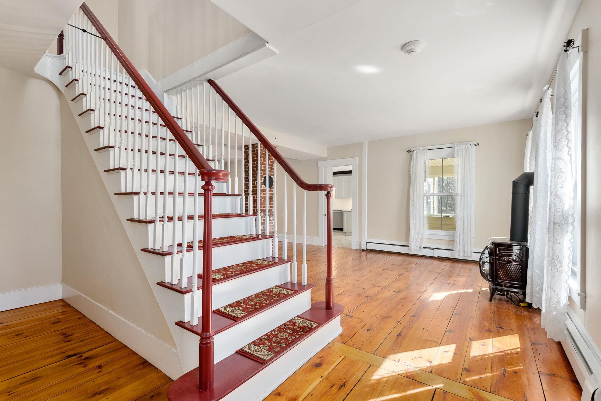 67 Demeritt Avenue