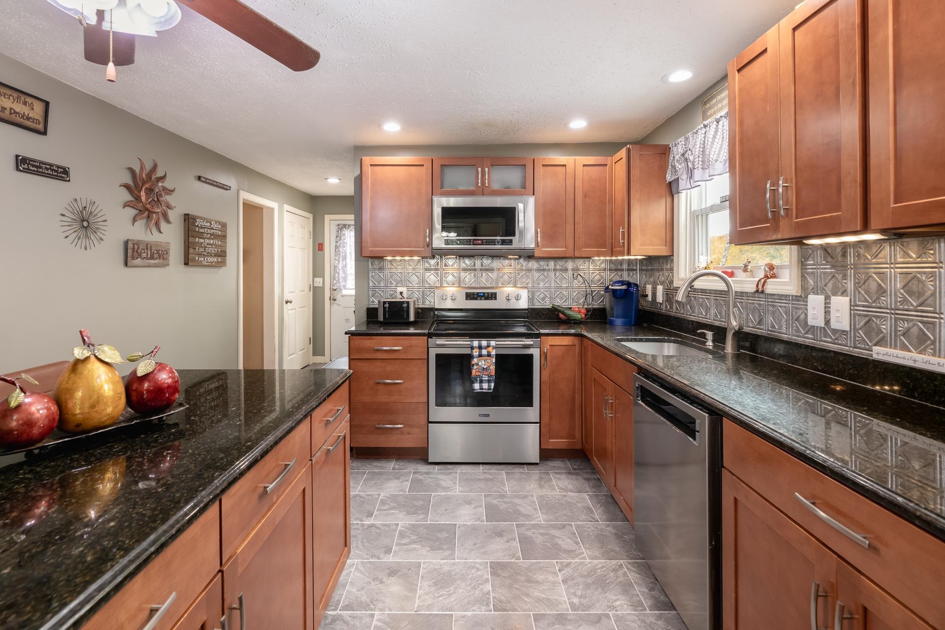 46 Horseshoe Drive