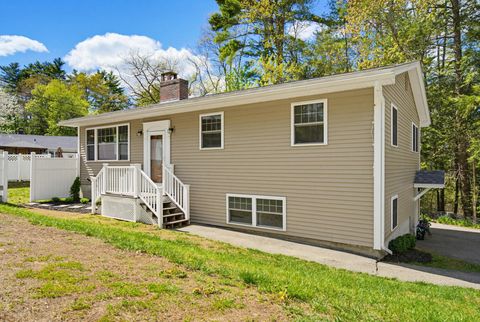 Photo of 26 Pineridge Street, Goffstown, NH 03045 (MLS # 5088744)