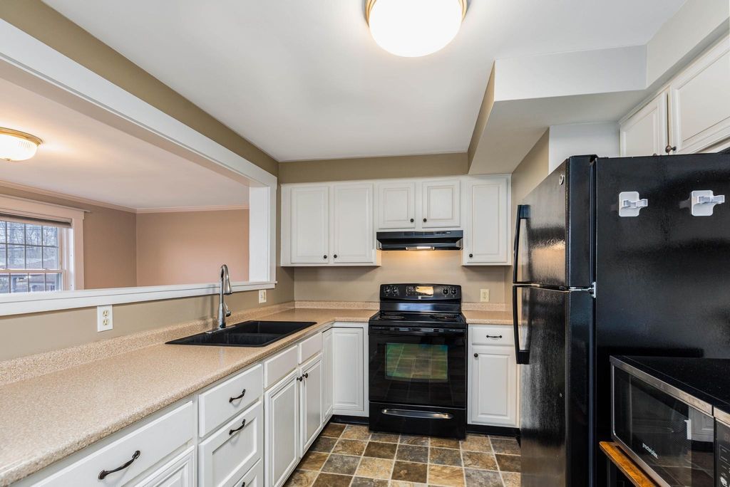 Photo of 709 Central Avenue #4, Dover, NH 03820 (MLS # 5082762)