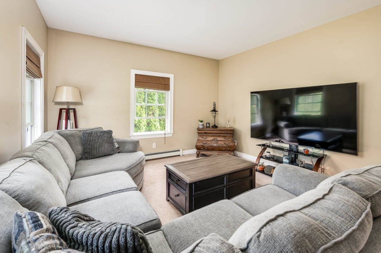 12 Carriage Hill Lane