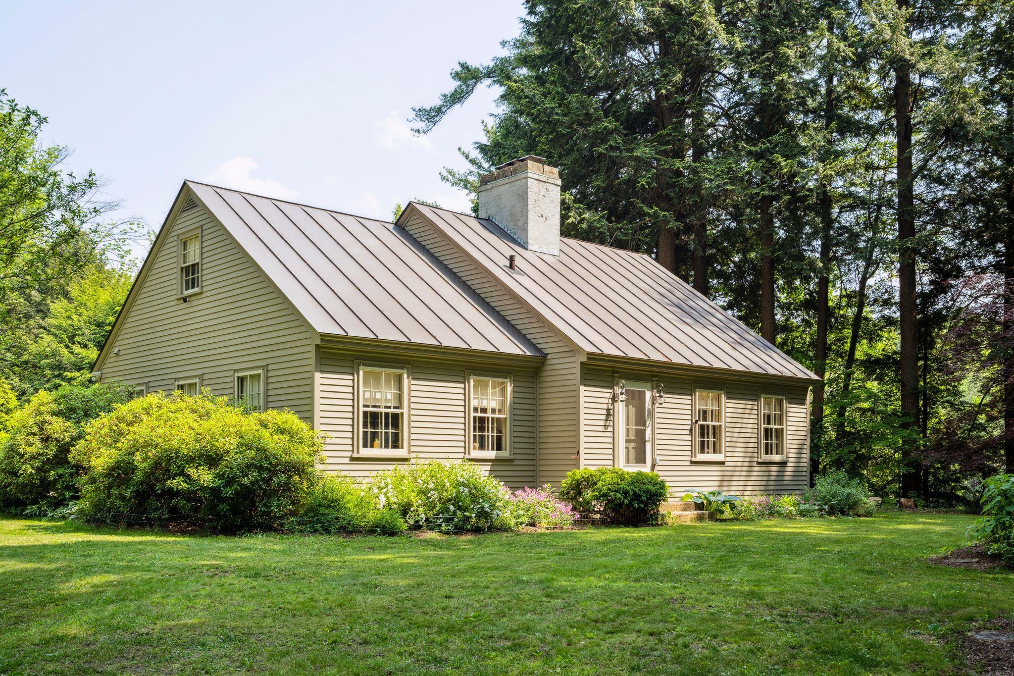 592 Main Street