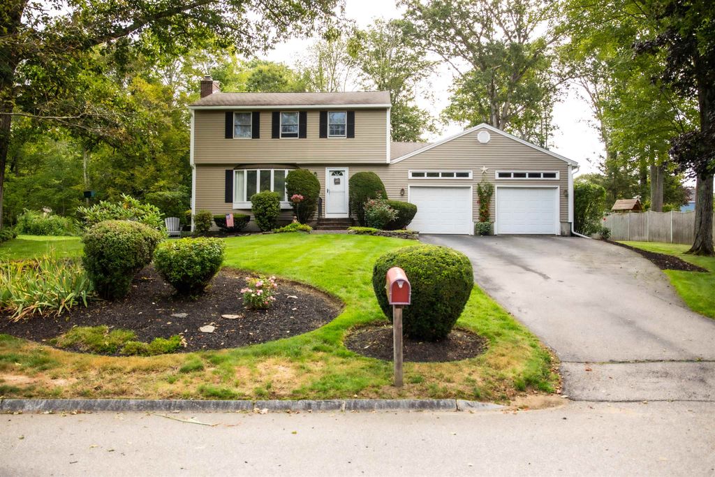 Photo of 12 Apache Street, Dover, NH 03820 (MLS # 5060746)