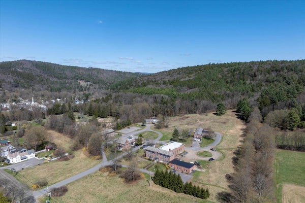 ADDRESS PRIVATE, ROCKINGHAM, VT 05101 - Image bf8e5bb75f8edf99e67cc4bd56fbd764/529434481