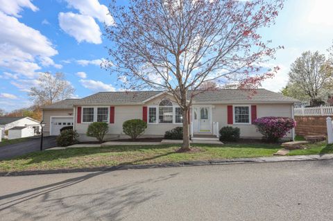 74 Heritage Way Manchester NH 03104