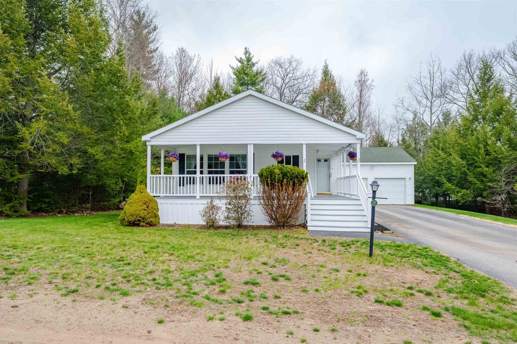 Photo of 39 Blair Drive, Rochester, NH 03868 (MLS # 5086308)