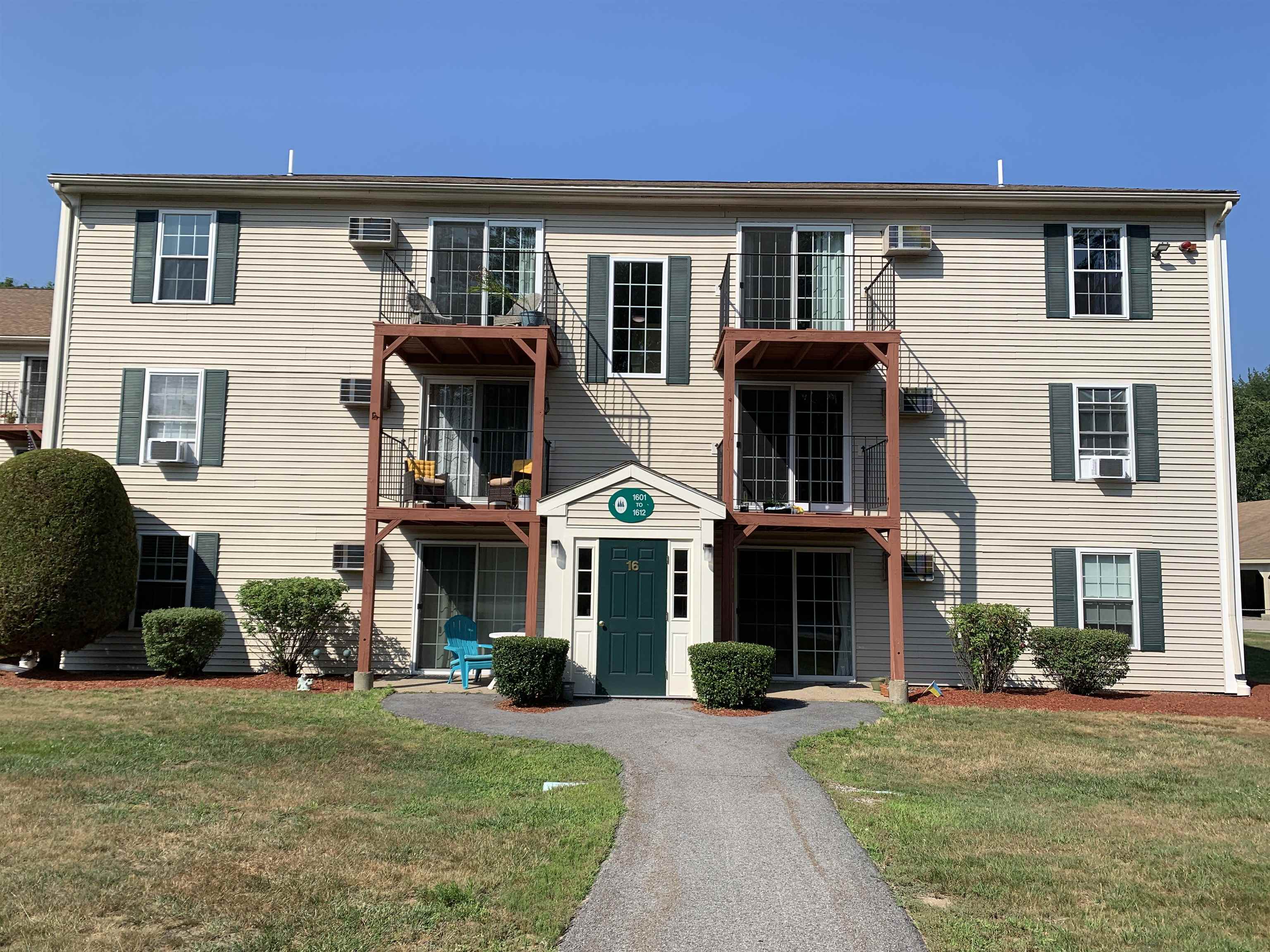 1605 White Cedar Boulevard