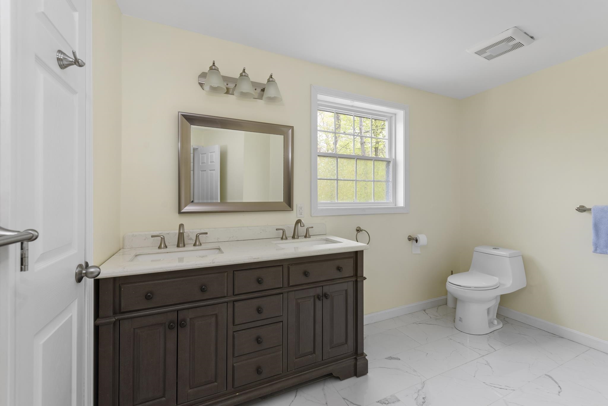 Rumney, New Hampshire 03266, United States, 3 Bedrooms Bedrooms, ,2 BathroomsBathrooms,Residential,Pending,116888