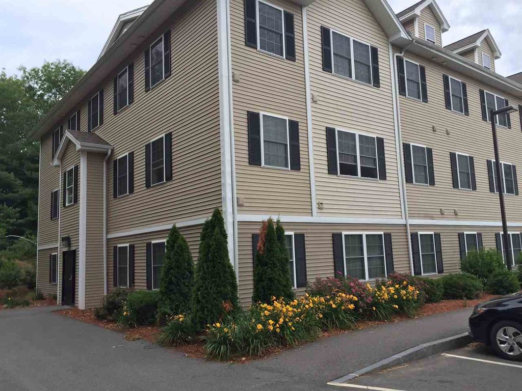 Photo of 100 Sentinel Court #111, Manchester, NH 03103 (MLS # 5075997)