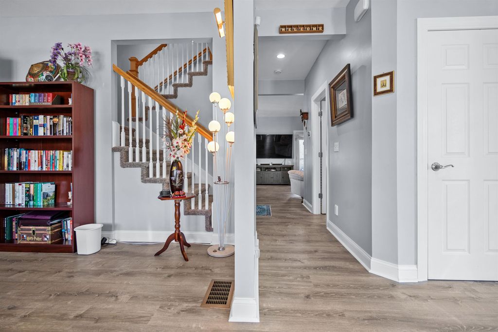 Photo of 523 Coolidge Avenue, Manchester, NH 03102 (MLS # 5080596)