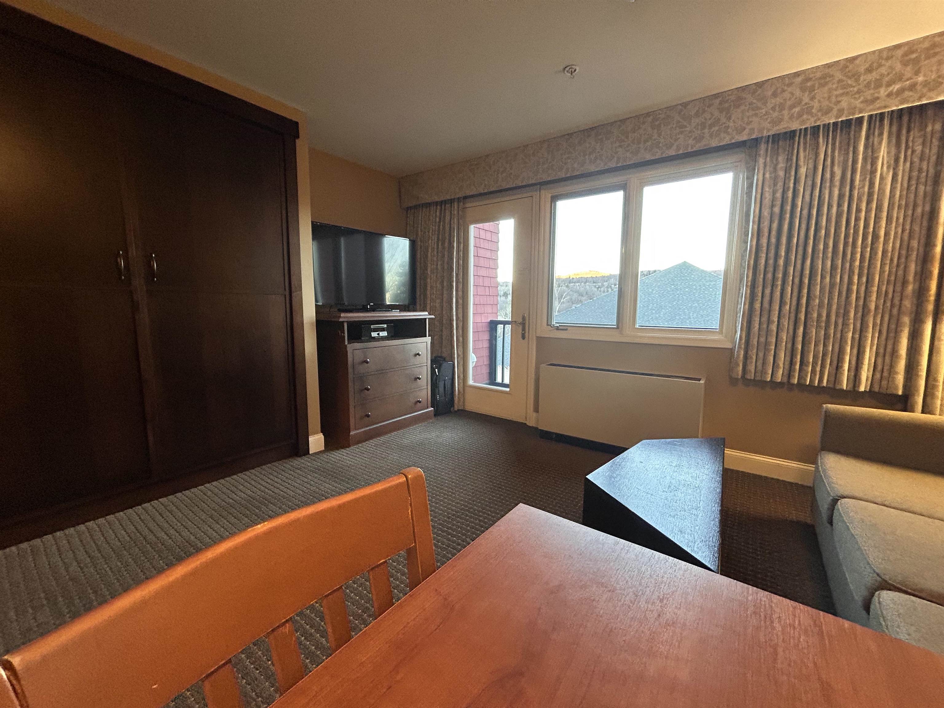 218 Qtr.2 89 Grand Summit Way