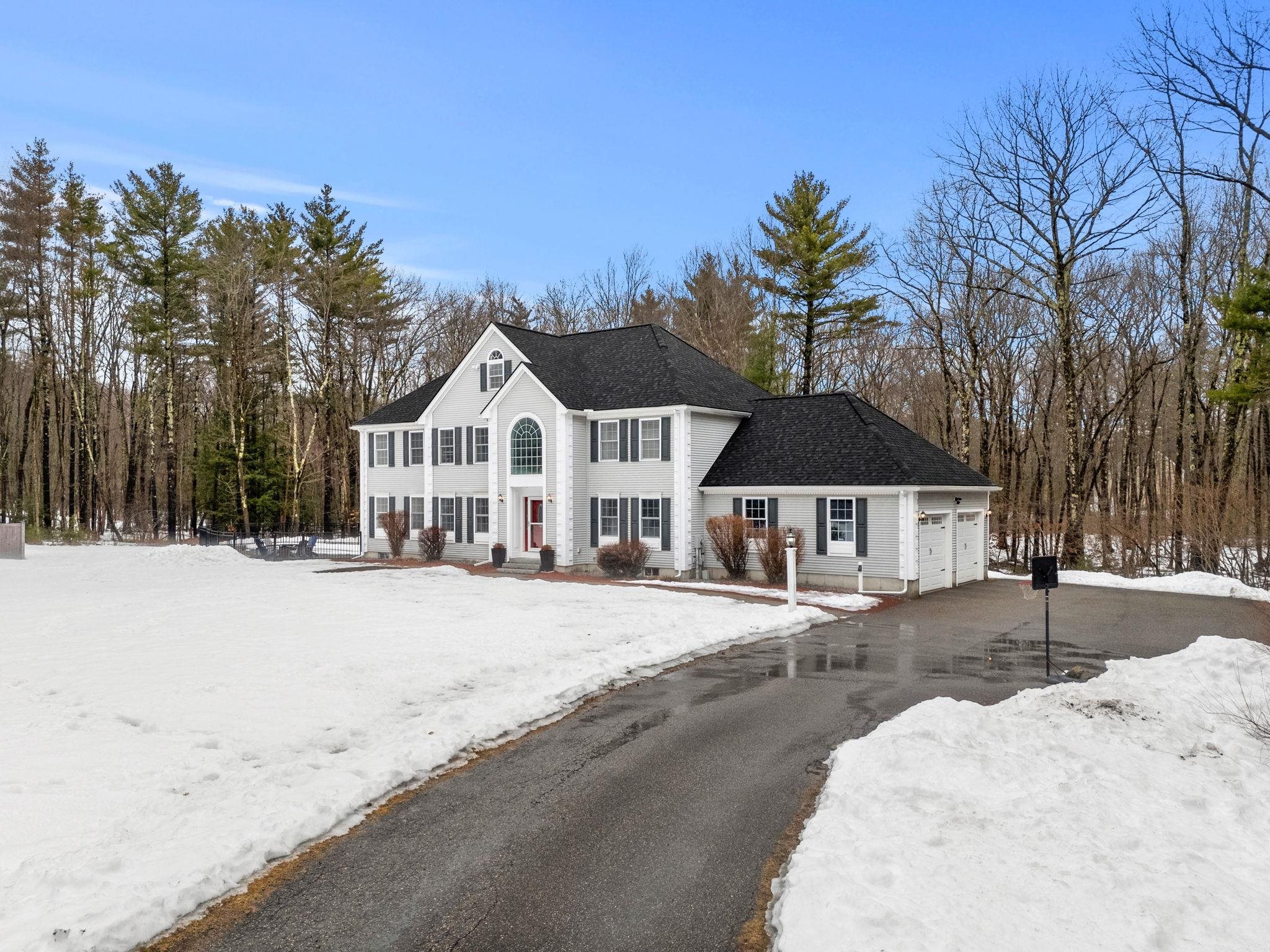 8 Felicia Drive