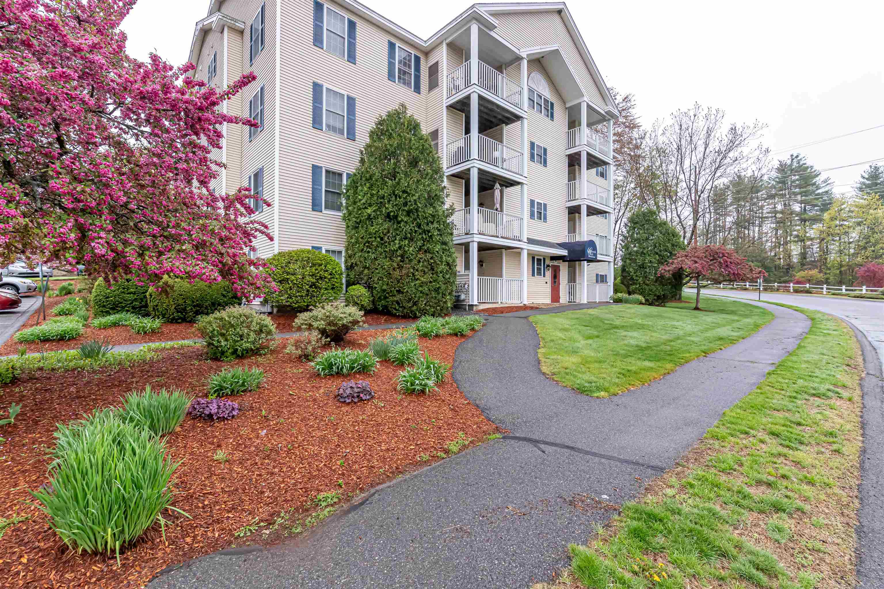 9 Crosswoods Path Boulevard 12