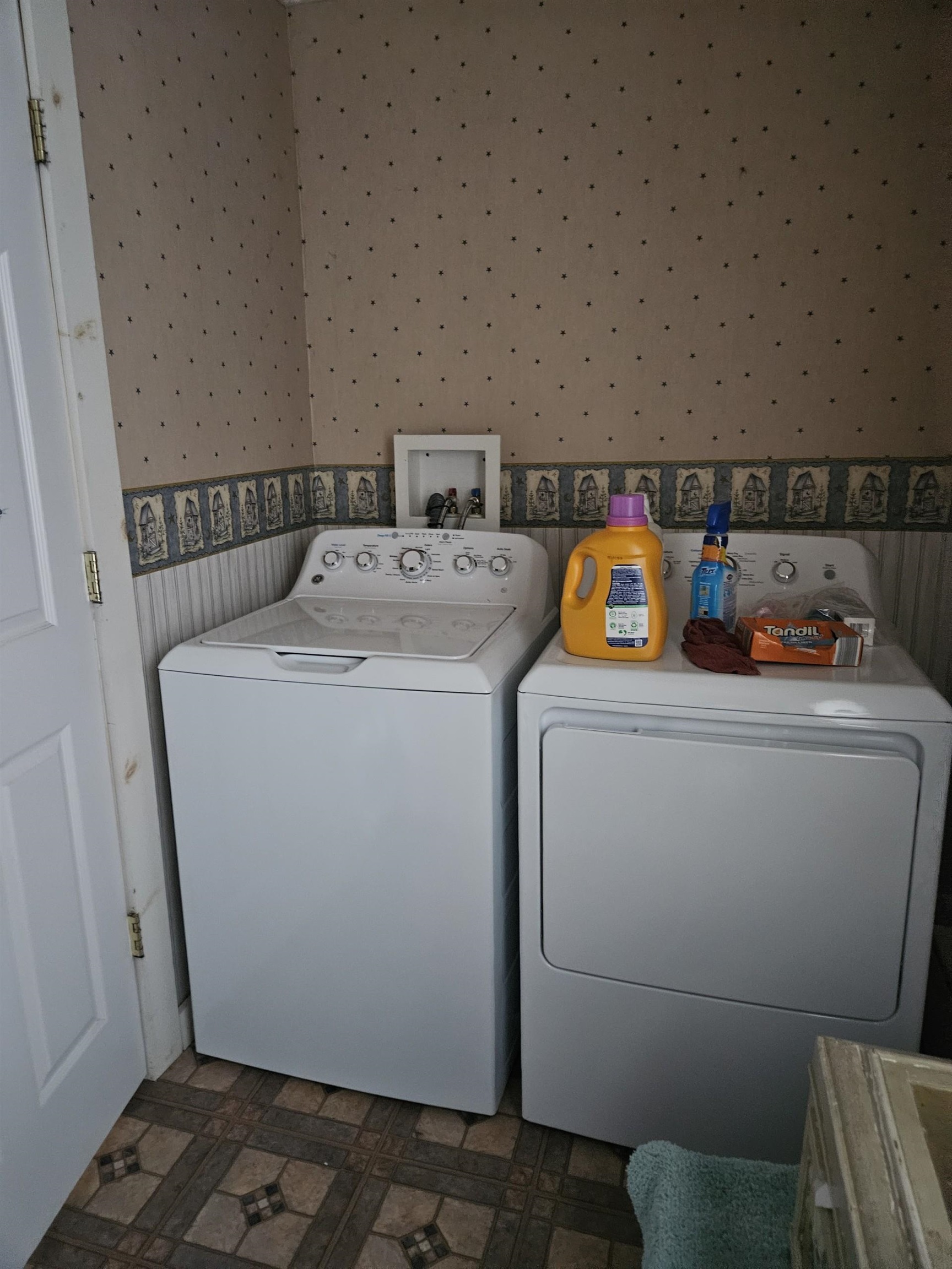 Proctor, Vermont 05765, United States, 2 Bedrooms Bedrooms, ,2 BathroomsBathrooms,Residential,Active,177504