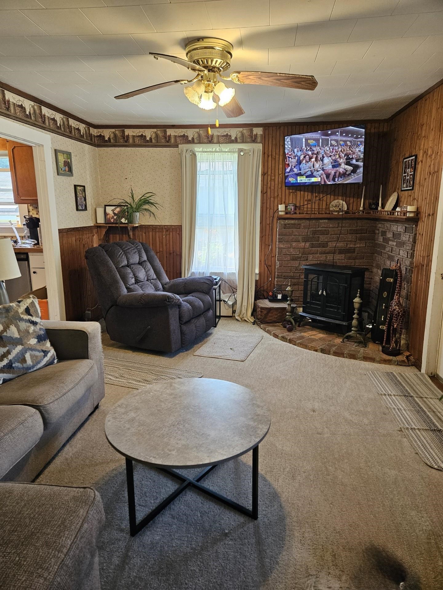 Proctor, Vermont 05765, United States, 2 Bedrooms Bedrooms, ,2 BathroomsBathrooms,Residential,Active,177504