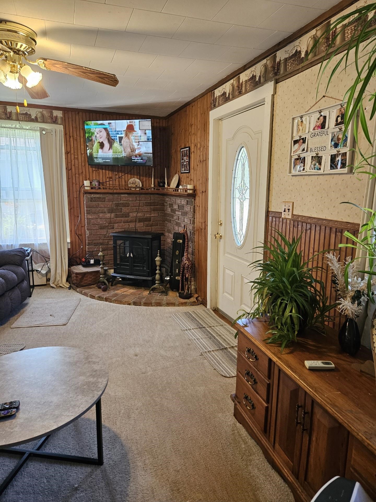 Proctor, Vermont 05765, United States, 2 Bedrooms Bedrooms, ,2 BathroomsBathrooms,Residential,Active,177504