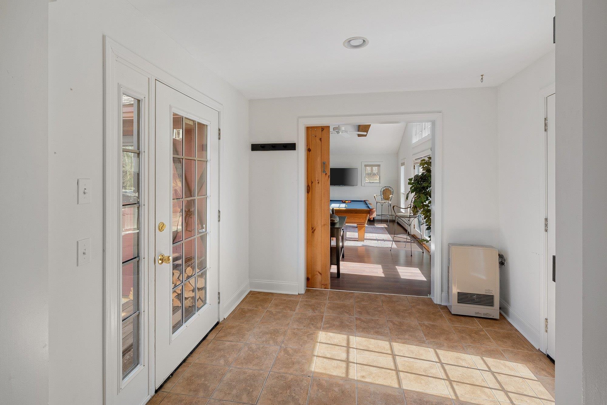 987 Common Road