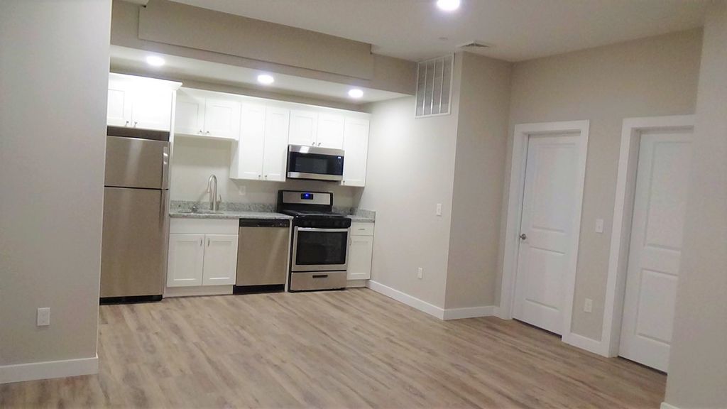 Photo of 62 Lowell Street #6, Manchester, NH 03101 (MLS # 5070003)