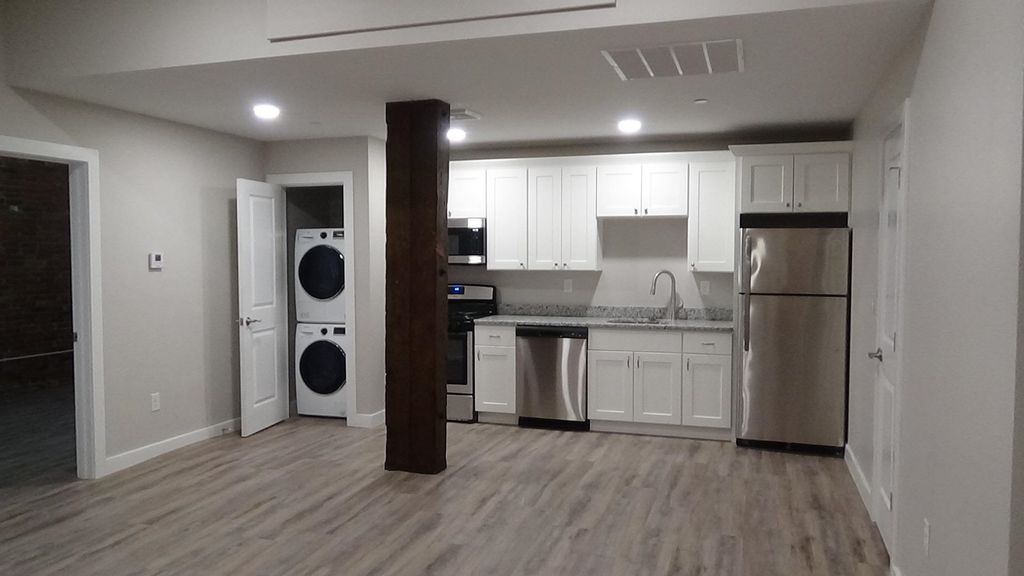 Photo of 62 Lowell Street #6, Manchester, NH 03101 (MLS # 5070003)