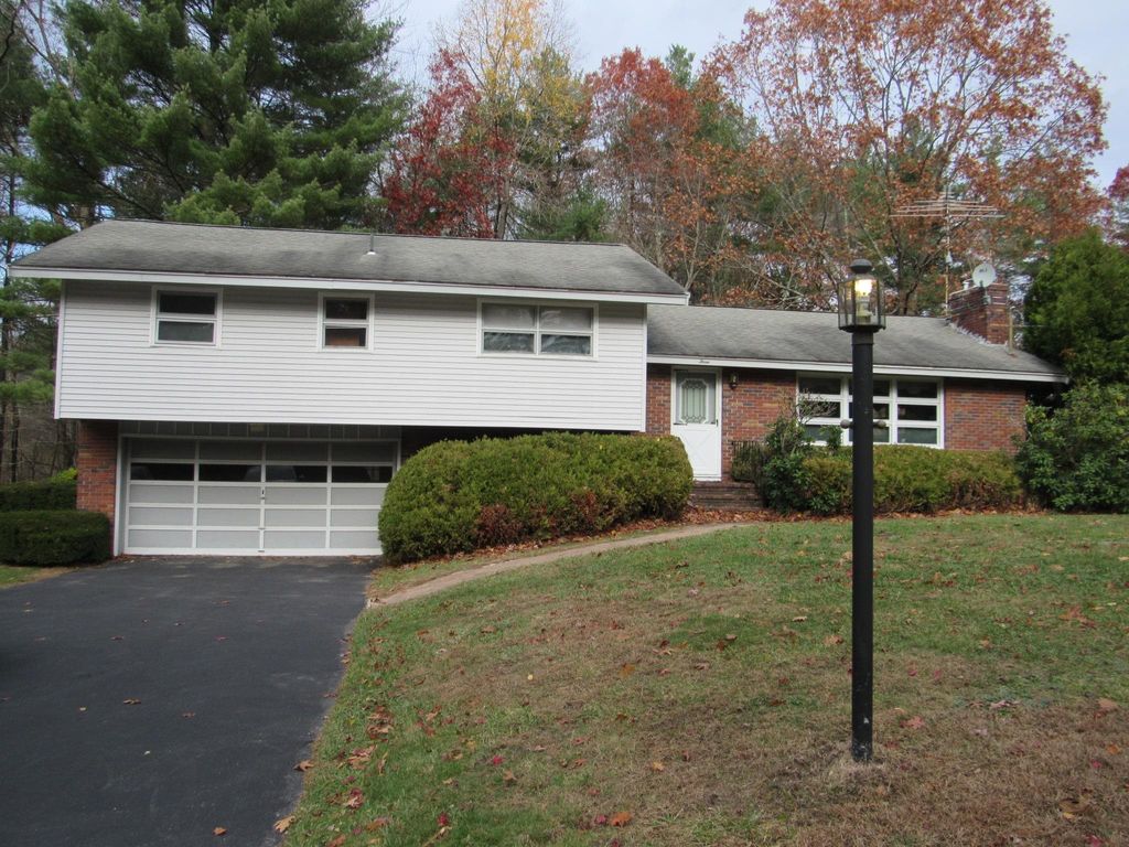 Photo of 3 Sycamore Avenue, Salem, NH 03079 (MLS # 5067482)