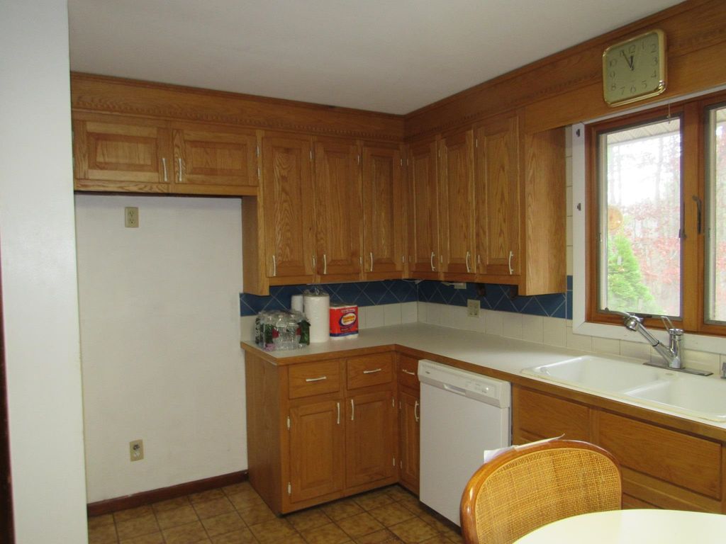 Photo of 3 Sycamore Avenue, Salem, NH 03079 (MLS # 5067482)