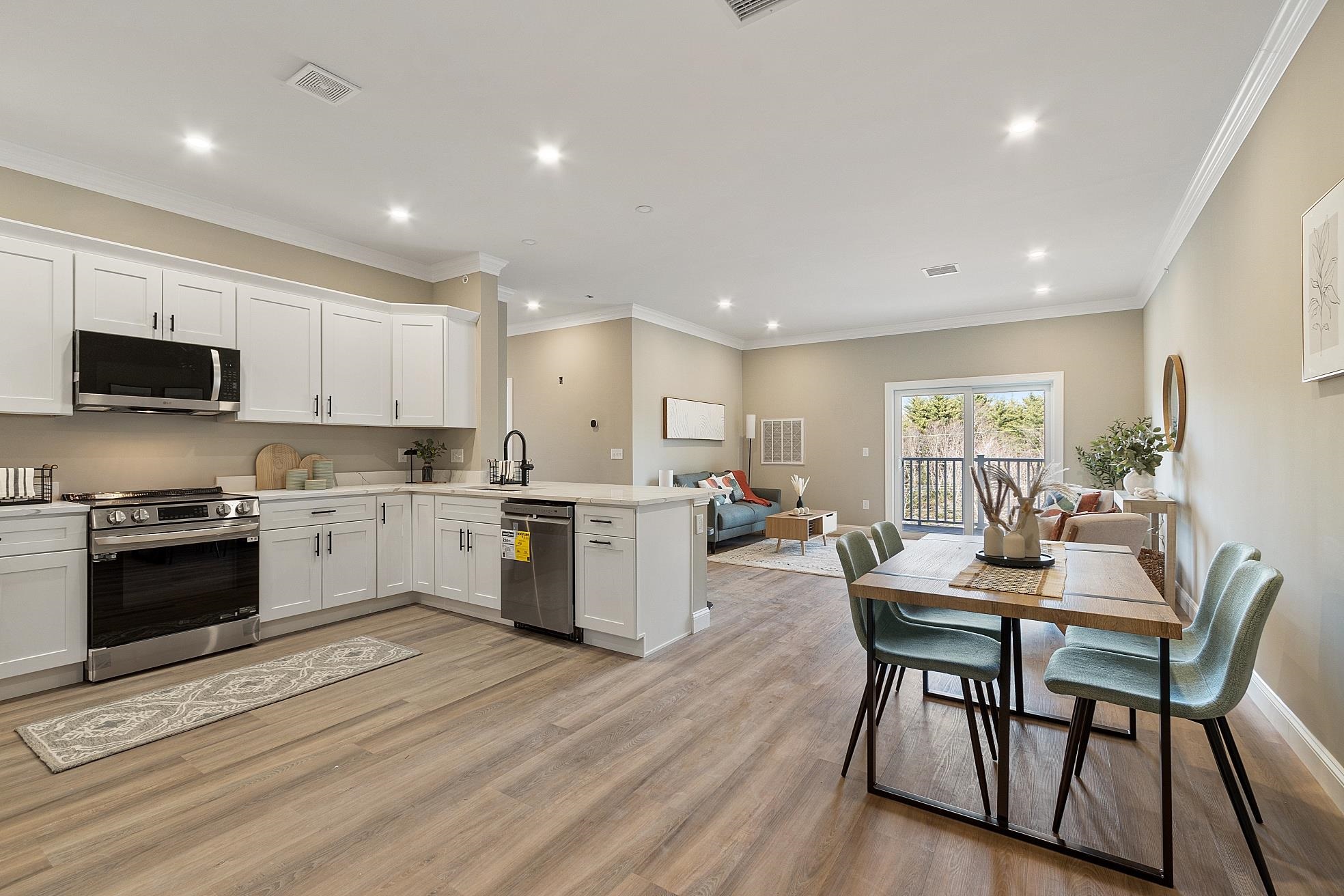 10100 S Willow Street 101