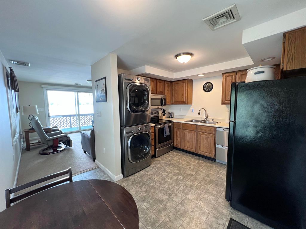 Photo of 1011 Laconia Road #4, Tilton, NH 03276 (MLS # 5075608)