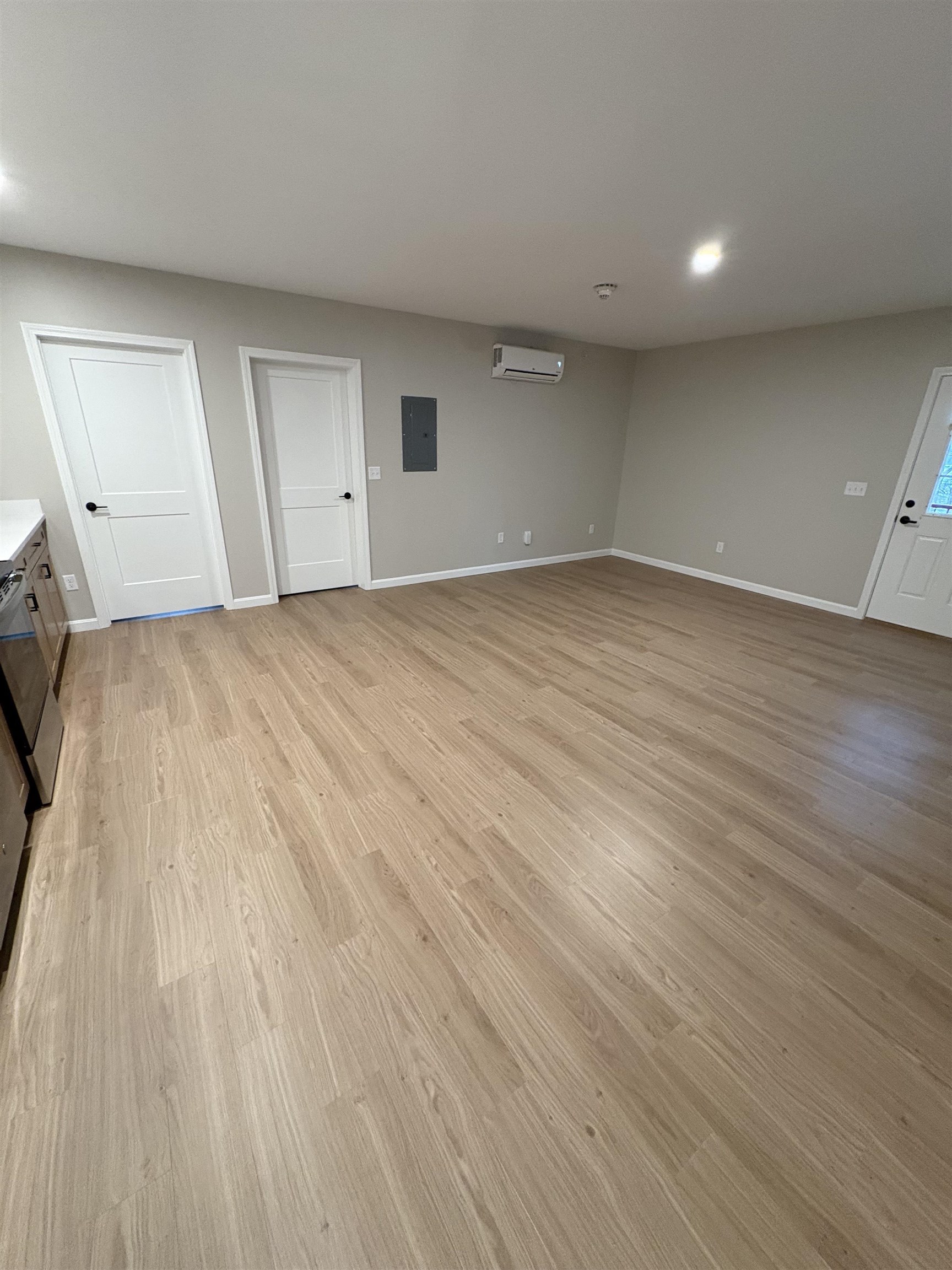 15 Mountain Road 201